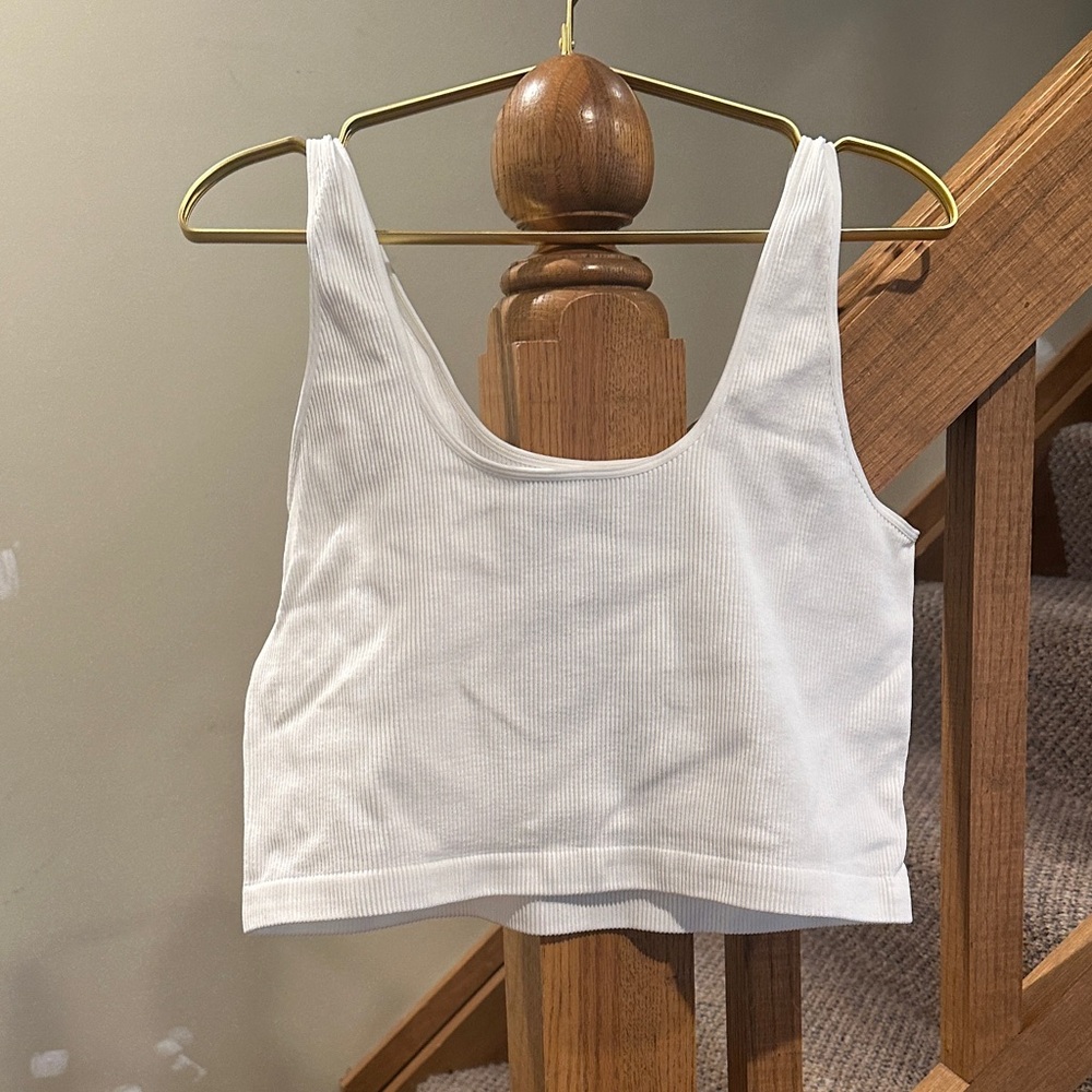 GAP White Ribbed Cropped Tank - Picture 2 of 3